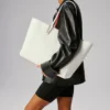 Cabata Large – Borsa Tote – Pelle di vitello e borchie – Bianco Cabata Large – Borsa Tote – Pelle di vitello e borchie – Bianco