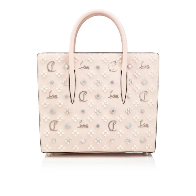 Paloma Medium – Borsa con manico superiore – Pelle di vitello martellata e borchie Loubinthesky – Leche Paloma Medium – Borsa con manico superiore – Pelle di vitello martellata e borchie Loubinthesky – Leche