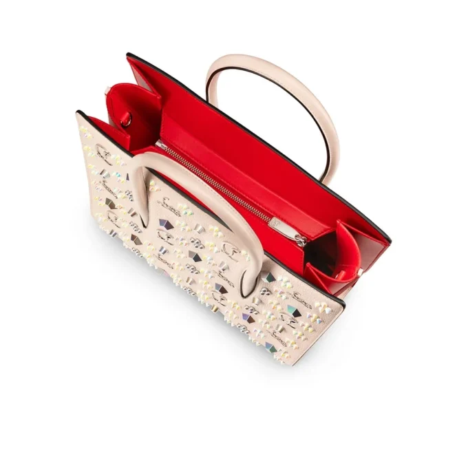 Paloma Medium – Borsa con manico superiore – Pelle di vitello martellata e borchie Loubinthesky – Leche Paloma Medium – Borsa con manico superiore – Pelle di vitello martellata e borchie Loubinthesky – Leche