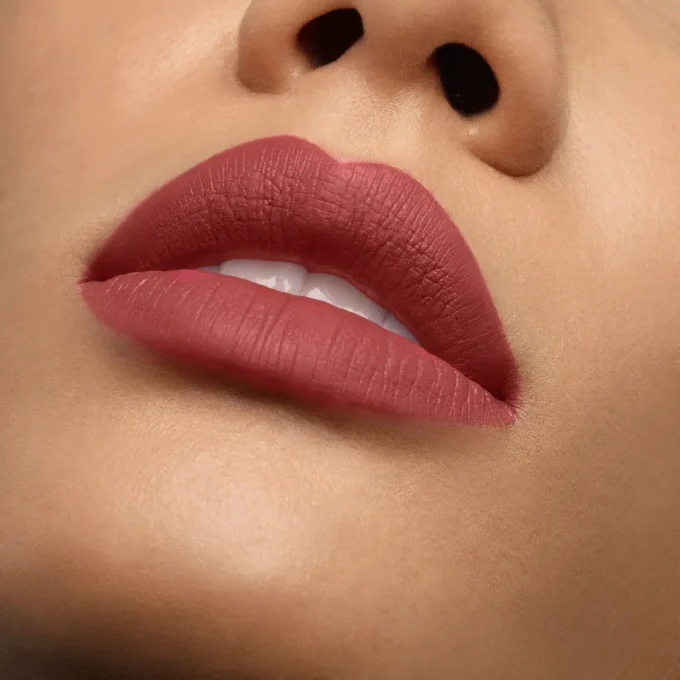 Rouge Louboutin Velvet Matte – Rossetto opaco – Bare Rococotte 013M Rouge Louboutin Velvet Matte – Rossetto opaco – Bare Rococotte 013M