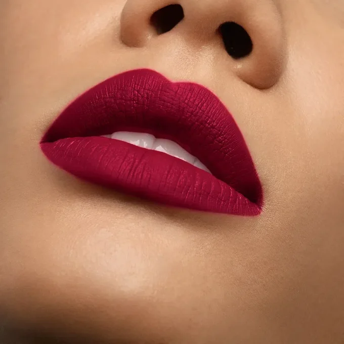 Rouge Louboutin Velvet Matte – Rossetto opaco – Fall in Love 127M Stati Uniti Rouge Louboutin Velvet Matte – Rossetto opaco – Fall in Love 127M Stati Uniti