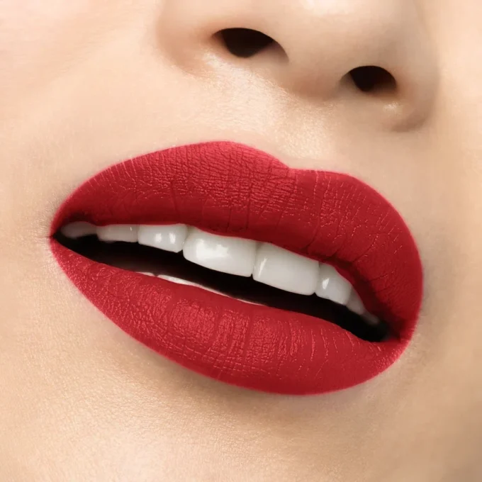 Rouge Louboutin Velvet Matte – Rossetto opaco – Rosso Dramadouce 005M