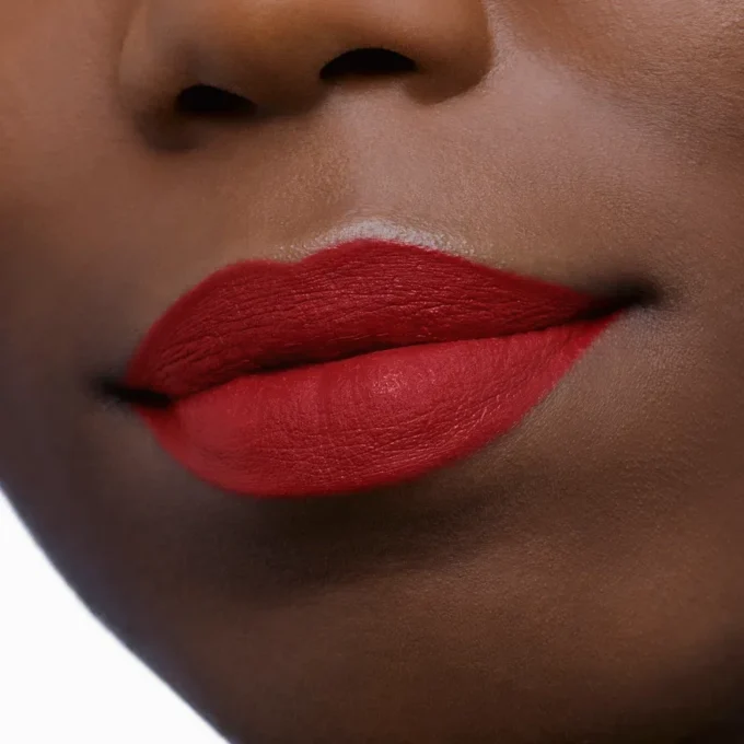 Rouge Louboutin Velvet Matte – Rossetto opaco – Rosso Dramadouce 005M