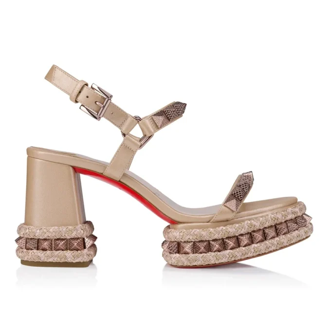 Superaclou – Sandali con cinturini da 85 mm – Pelle nappa perlata – Leche – Donna Superaclou – Sandali con cinturini da 85 mm – Pelle nappa perlata – Leche – Donna